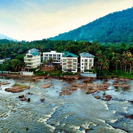 Athirapilly River Resort Athirappilly Dış mekan fotoğraf