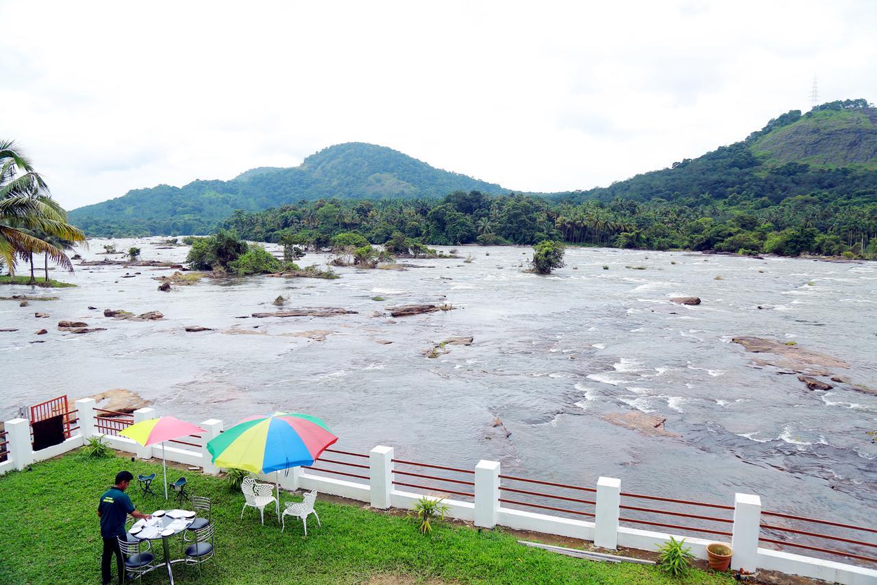 Athirapilly River Resort Athirappilly Dış mekan fotoğraf